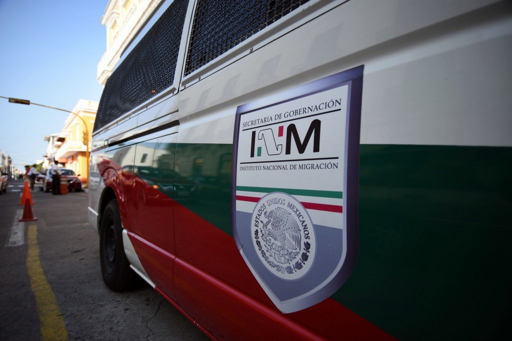 INM-apoya-migrantes-lesionados-volcadura
